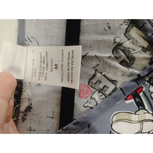 Women's Disney Mickey & Minnie Mouse Love Scrub Top Size M Gray - Picture 5 of 7